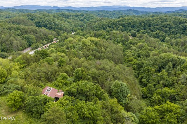 700 Piney Flats Road, Piney Flats, TN 37686