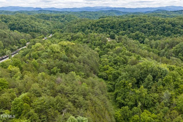 700 Piney Flats Road, Piney Flats, TN 37686