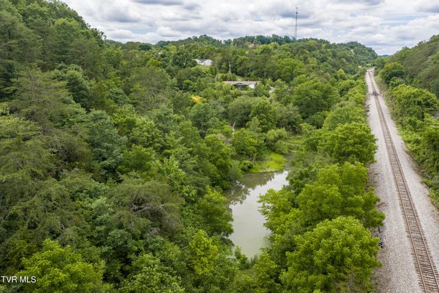 700 Piney Flats Road, Piney Flats, TN 37686