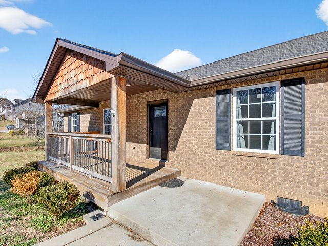 621 Womack Rd, Bethpage, TN 37022