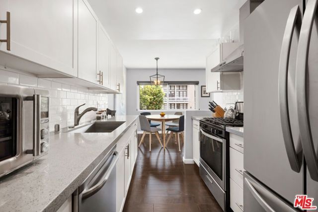 1722 Brockton Avenue 16, Los Angeles, CA 90025