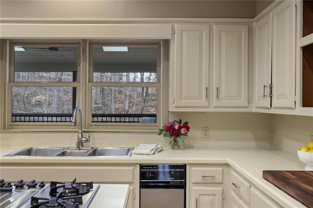 2080 Old Dominion Road, Atlanta, GA 30350