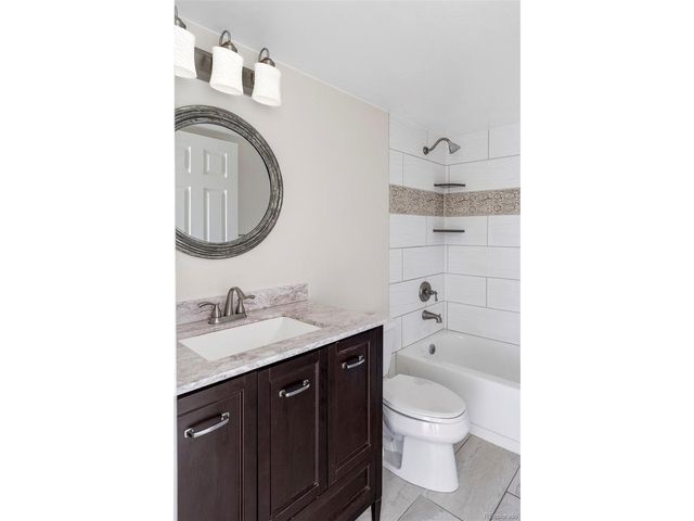 1226 S Monaco Street Pkwy B-307, Denver, CO 80224