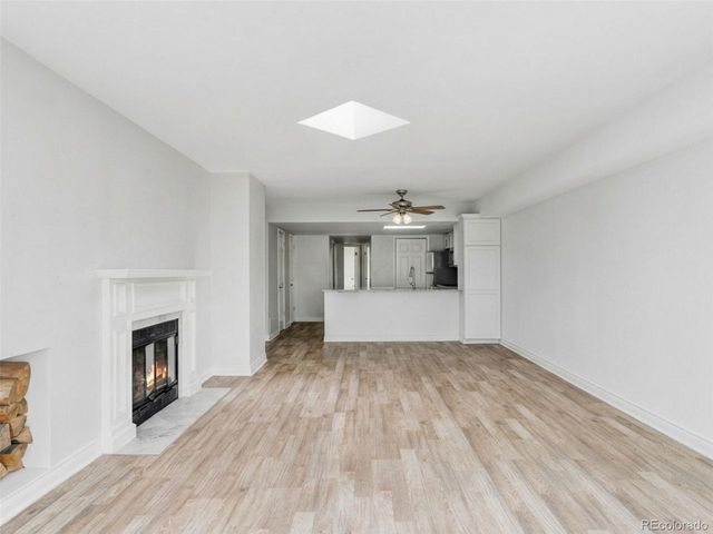 1226 S Monaco Street Pkwy B-307, Denver, CO 80224