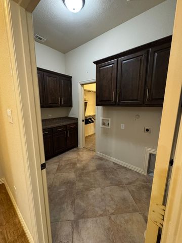 3953 Hollow Lake Road, Fort Worth, TX 76262