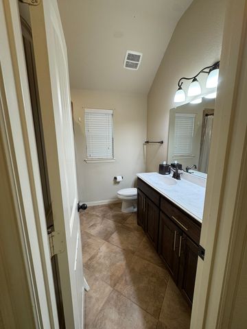 3953 Hollow Lake Road, Fort Worth, TX 76262