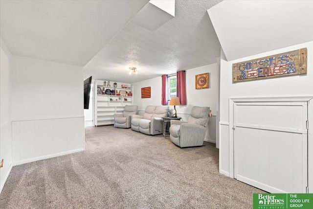 205 Greenhaven Road, Council Bluffs, IA 51503