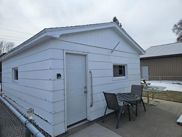 1005 8TH AVENUE, Menominee, MI 49858