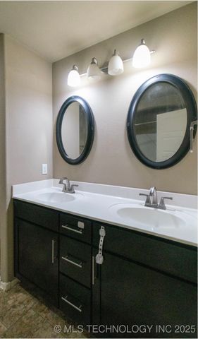 11112 N 146th East Avenue, Owasso, OK 74055