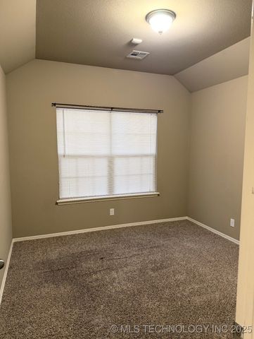 11112 N 146th East Avenue, Owasso, OK 74055