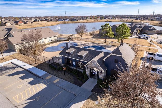 11112 N 146th East Avenue, Owasso, OK 74055