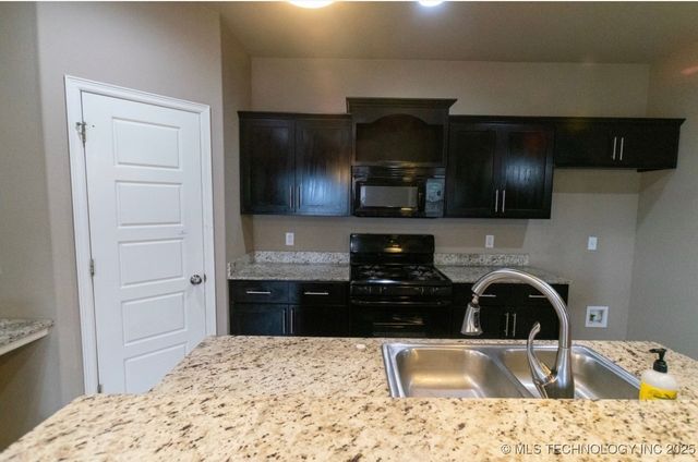 11112 N 146th East Avenue, Owasso, OK 74055