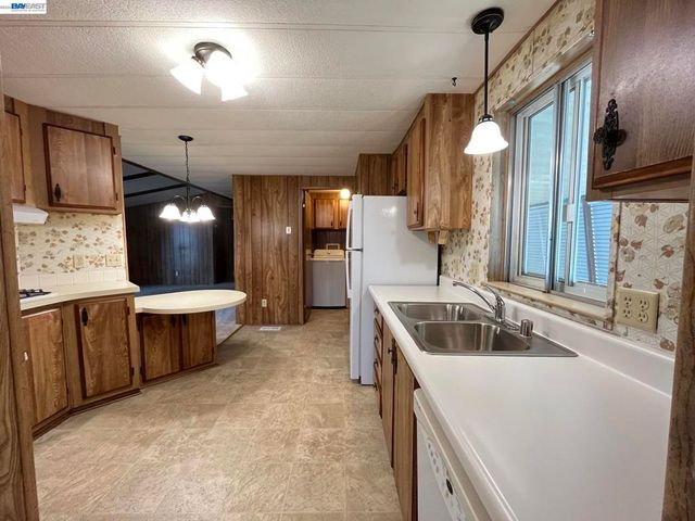 4141 Deep Creek Rd, Fremont, CA 94555