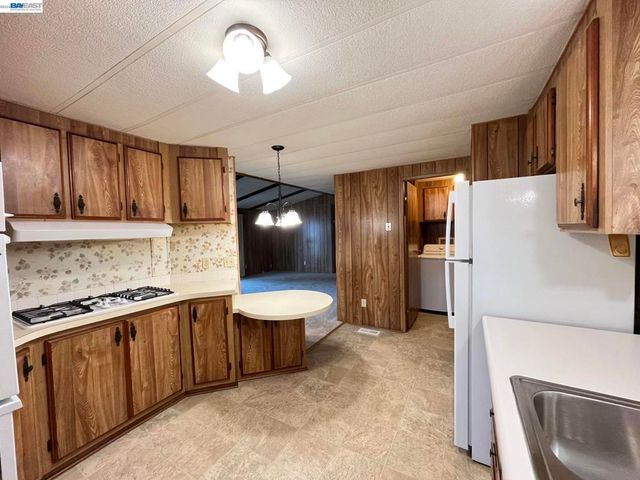 4141 Deep Creek Rd, Fremont, CA 94555
