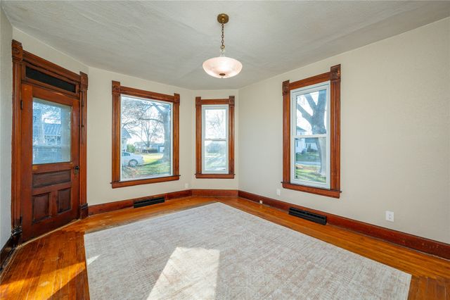 103 N Dewey Street, Prairie City, IA 50228