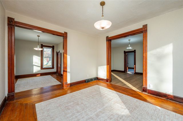 103 N Dewey Street, Prairie City, IA 50228