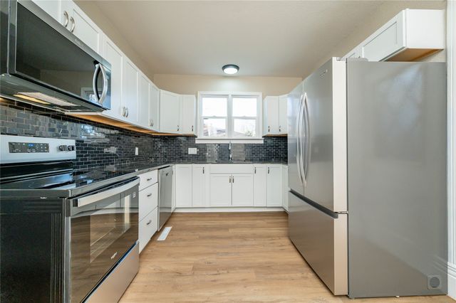 103 N Dewey Street, Prairie City, IA 50228