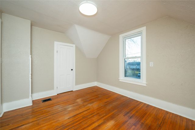 103 N Dewey Street, Prairie City, IA 50228