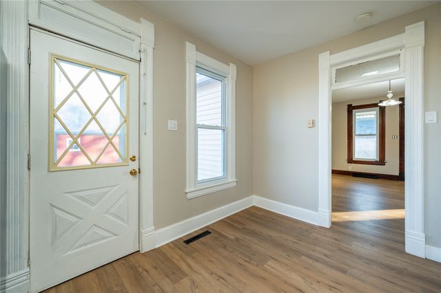 103 N Dewey Street, Prairie City, IA 50228