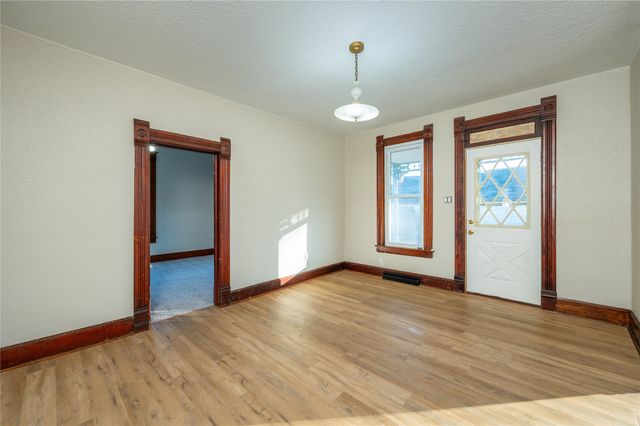 103 N Dewey Street, Prairie City, IA 50228