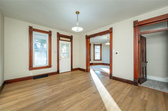 103 N Dewey Street, Prairie City, IA 50228