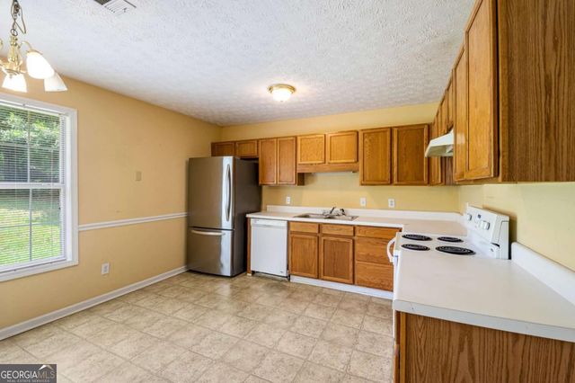 2027 Providence Roads, Statham, GA 30666