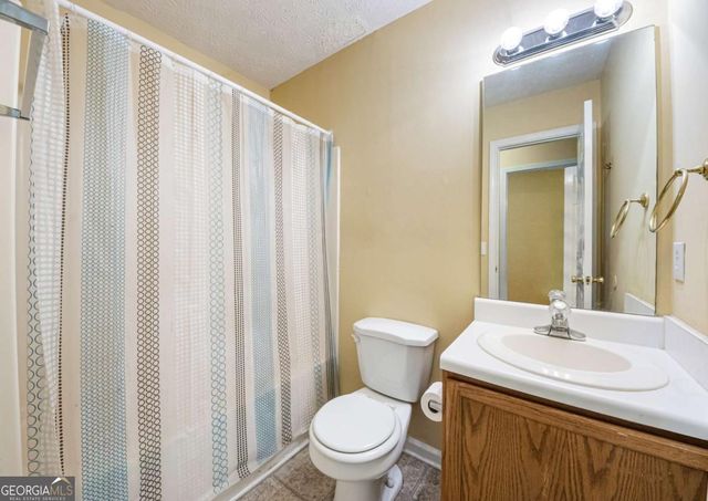 2027 Providence Roads, Statham, GA 30666