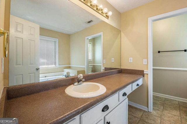 2027 Providence Roads, Statham, GA 30666