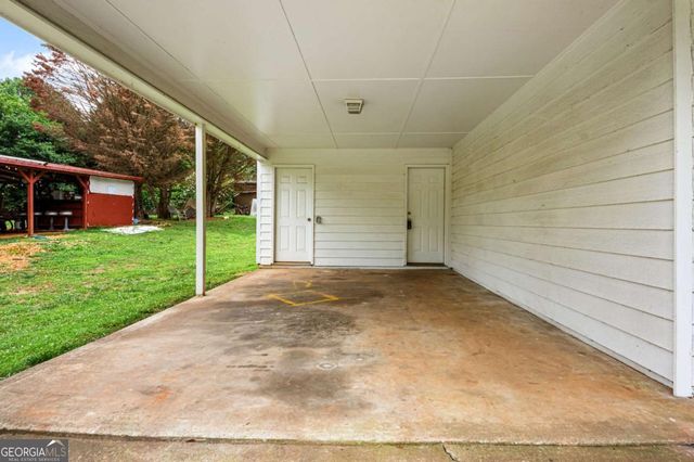 2027 Providence Roads, Statham, GA 30666