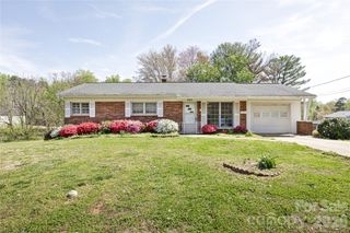 537 32nd Street SW, Hickory, NC 28602