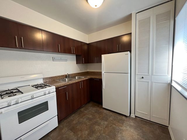 736 W Buena Avenue 210, Chicago, IL 60613