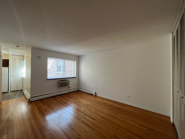 736 W Buena Avenue 210, Chicago, IL 60613