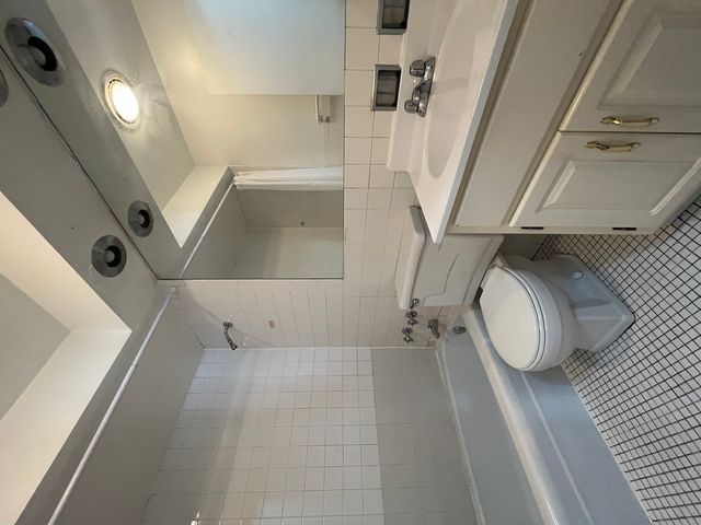 736 W Buena Avenue 210, Chicago, IL 60613