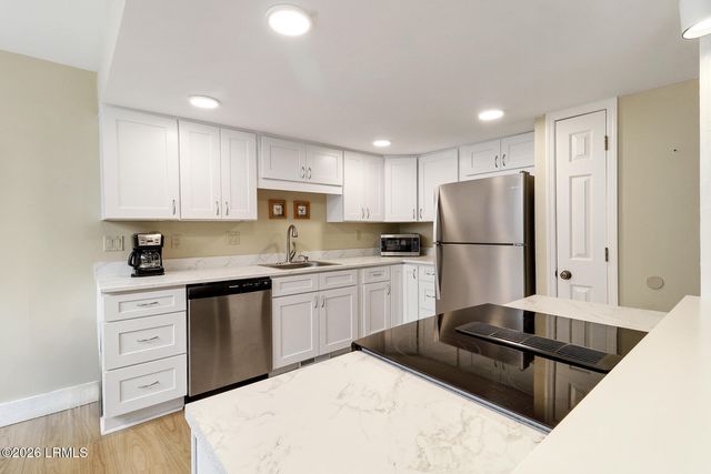 125 Shipyard Dr Apt 110, Hilton Head Island, SC 29928