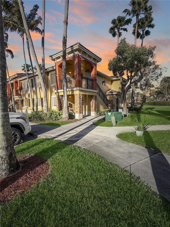 945 NE 34th Ave 204, Homestead, FL 33033