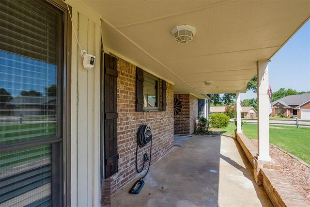 1016 W Washington Circle, Tecumseh, OK 74873