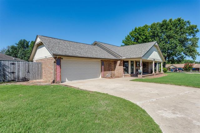 1016 W Washington Circle, Tecumseh, OK 74873