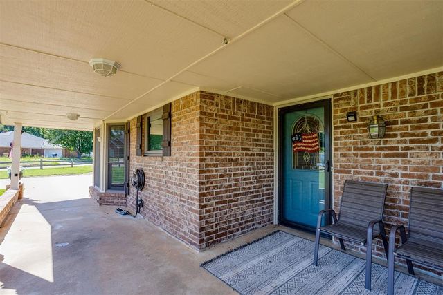 1016 W Washington Circle, Tecumseh, OK 74873