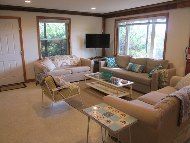 18R Waterman Road Winter 1, Gloucester, MA 01930
