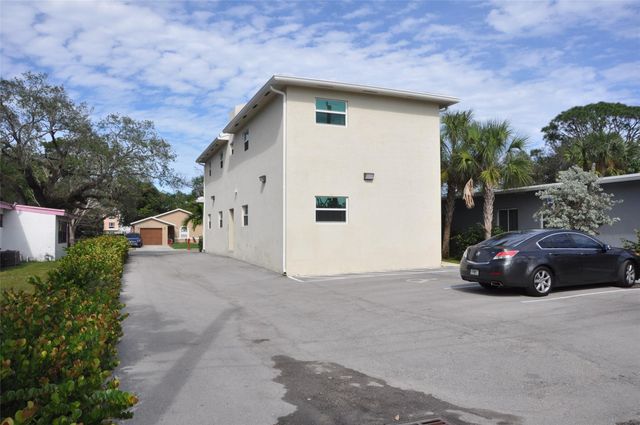 1216 NW 6th Ct 4, Fort Lauderdale, FL 33311