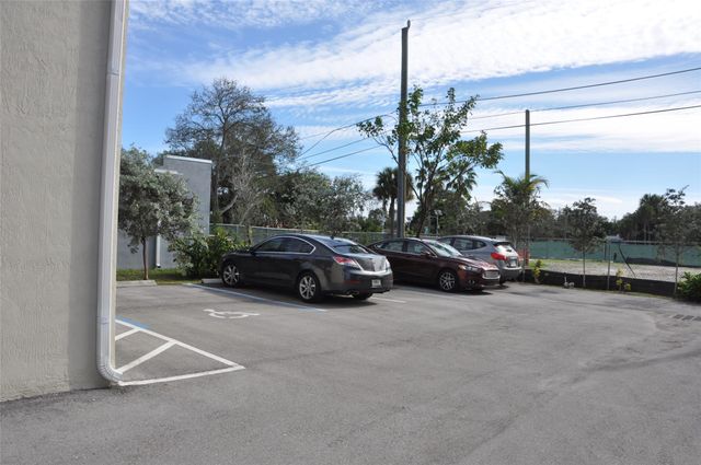 1216 NW 6th Ct 4, Fort Lauderdale, FL 33311