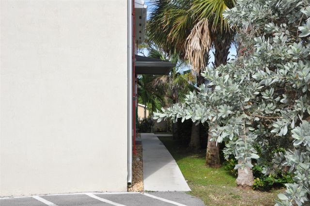 1216 NW 6th Ct 4, Fort Lauderdale, FL 33311