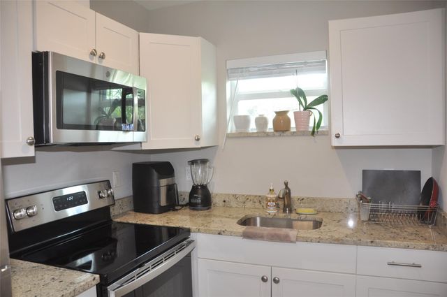 1216 NW 6th Ct 4, Fort Lauderdale, FL 33311