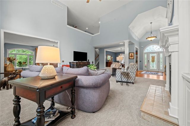 9240 Chamberlin Road, Twinsburg, OH 44087
