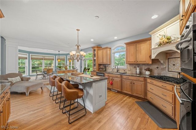 9240 Chamberlin Road, Twinsburg, OH 44087