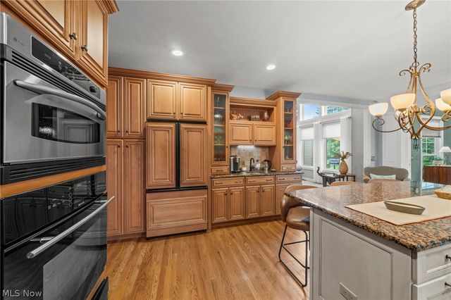 9240 Chamberlin Road, Twinsburg, OH 44087