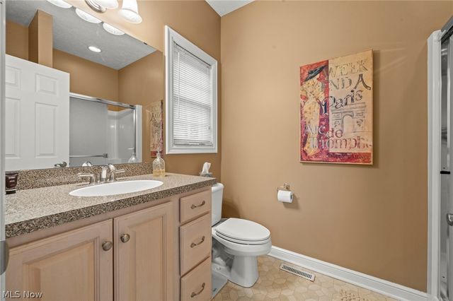 9240 Chamberlin Road, Twinsburg, OH 44087