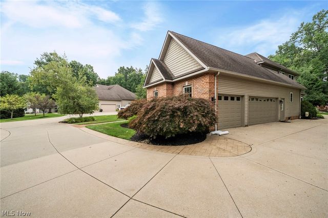 9240 Chamberlin Road, Twinsburg, OH 44087