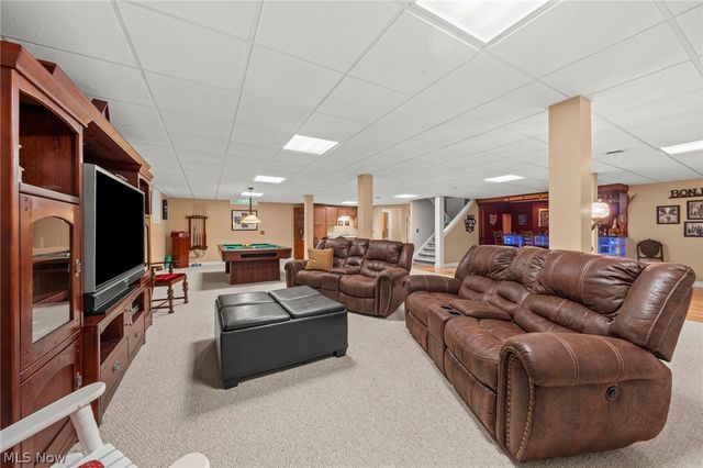 9240 Chamberlin Road, Twinsburg, OH 44087