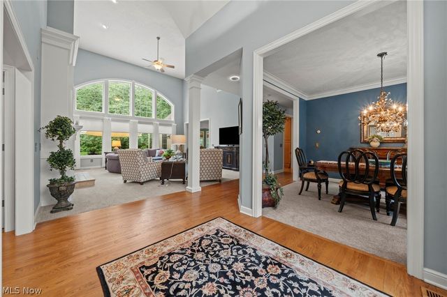 9240 Chamberlin Road, Twinsburg, OH 44087